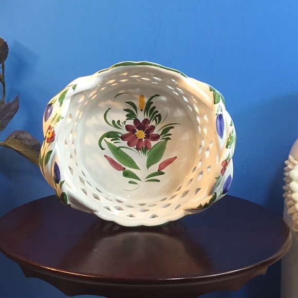 🌿🌺🌿OPEN WEAVE PORCELAIN BASKET FROM PORTUGAL 🌺 - Picture 4 of 8